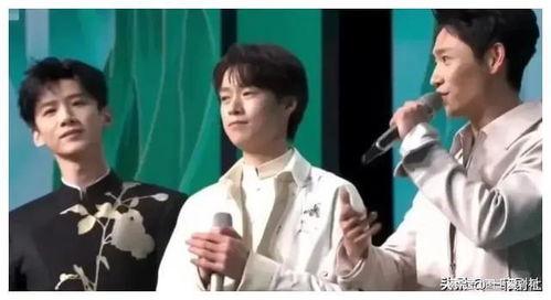 娱乐圈吃瓜爆料背景图,揭秘吃瓜背后的真相与秘密  第2张 娱乐圈吃瓜爆料背景图,揭秘吃瓜背后的真相与秘密  第2张